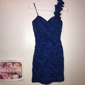 Pompous girly blue scrunched mini dress size 7